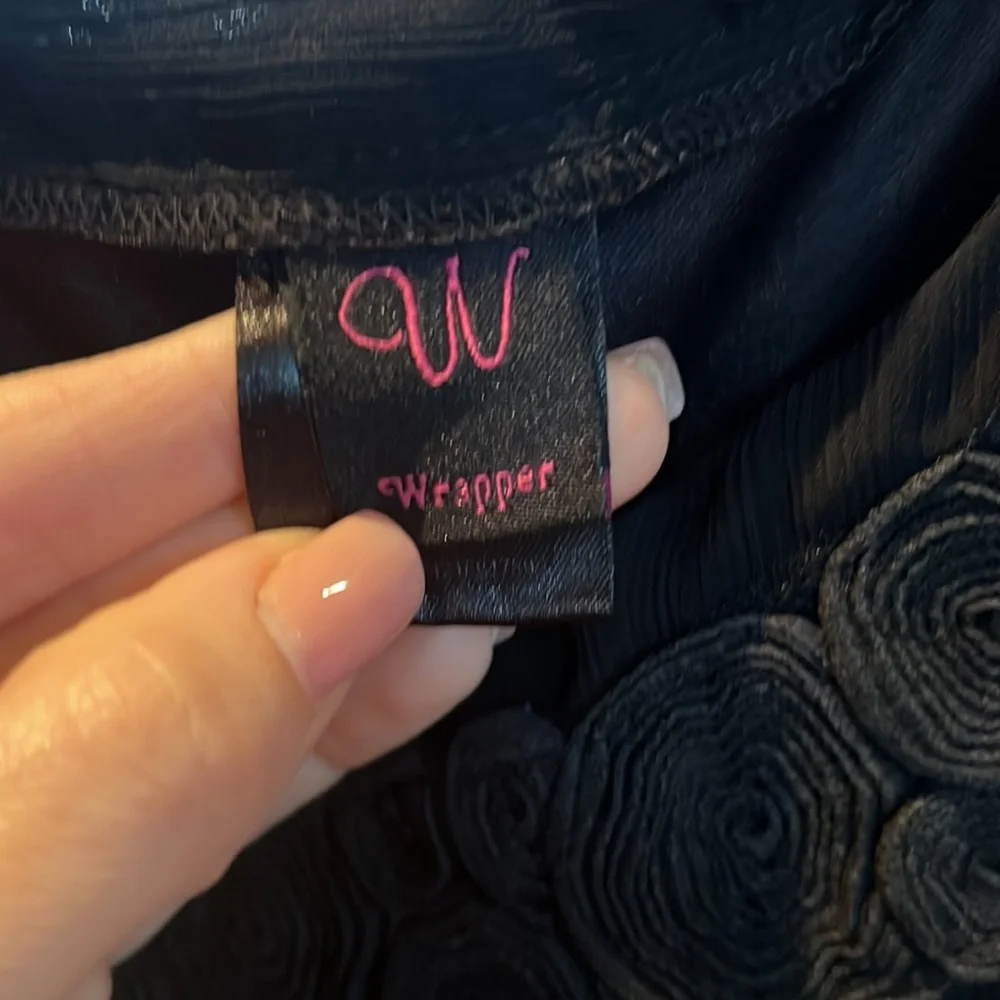 Size medium, dressy, tank top, and ombre style from Wrapper